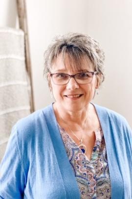 Portrait image of Carolyn Simpson